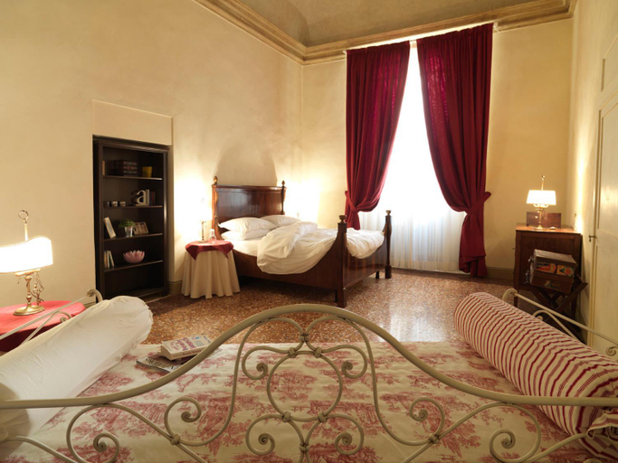 Others 5, Antica Casa Zucchini B&B, Bologna