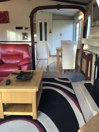 Others 4, Beautiful 2-bed Chalet in Llanfairpwllgwyngyll, Anglesey