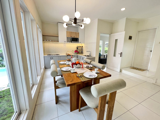 Dining Room 28