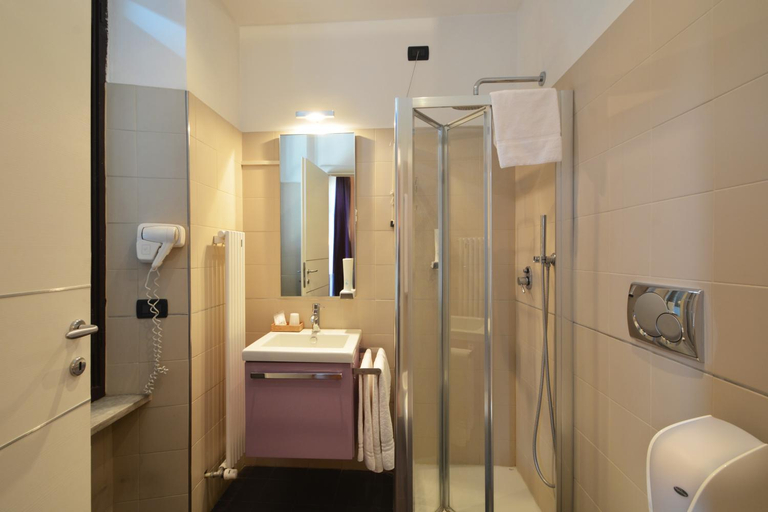 Bathroom 4, Matteotti25, Torino