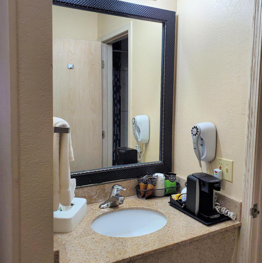 Bathroom 4, Baymont by Wyndham Santa Fe, Santa Fe