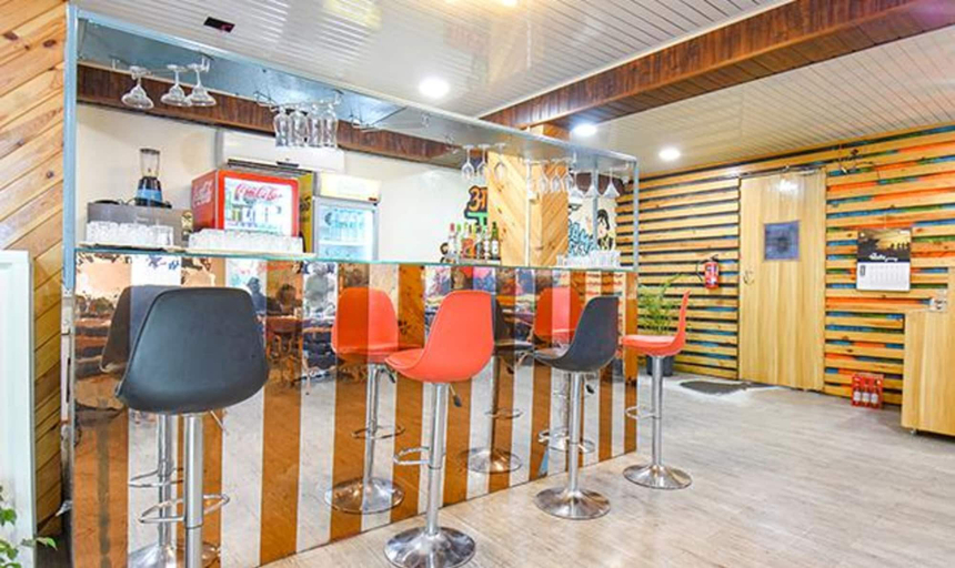 Food & Drinks 4, Fabhotel Prime Emerald I, Pune