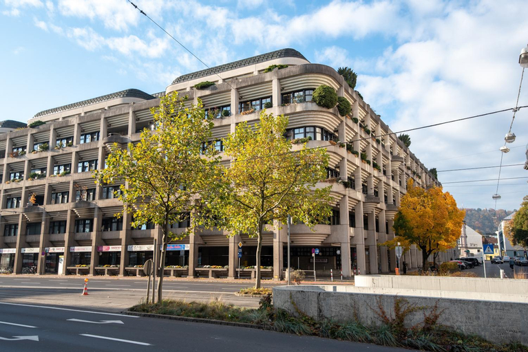 Exterior 10