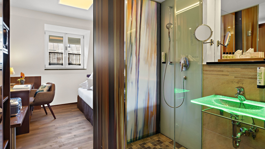 Bathroom 4, Hotel Deutsche Eiche, München
