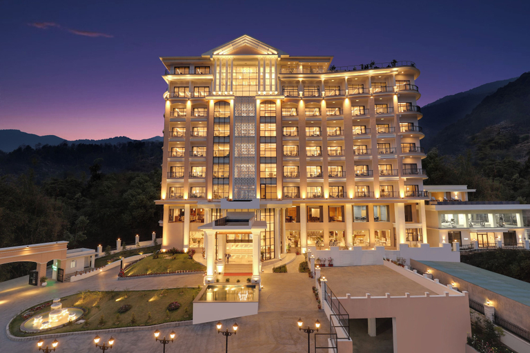 Exterior & Views