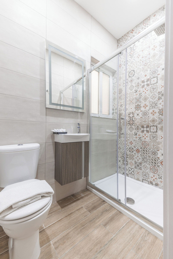 Bathroom, Charming 2BR in Historic Valletta | Prime Central Location
