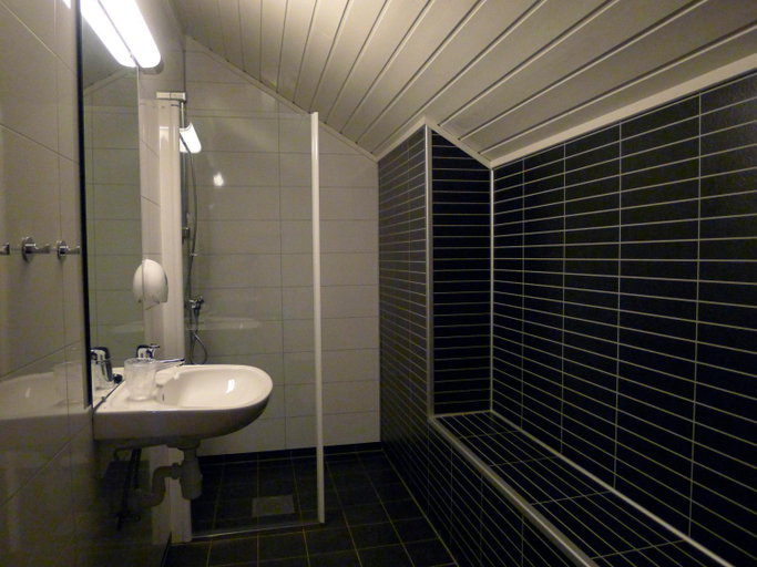 Bathroom, Jostedal Hotel, Luster