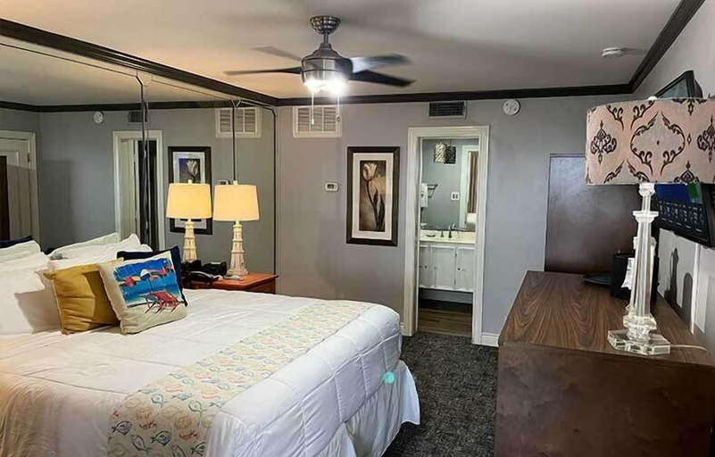 Bedroom 3, Gaido's Seaside Inn, Galveston