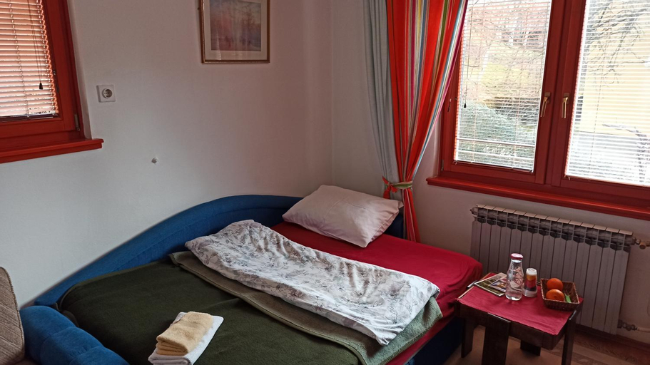 Others 4, Cozy room with a bathroom, Istočno Sarajevo