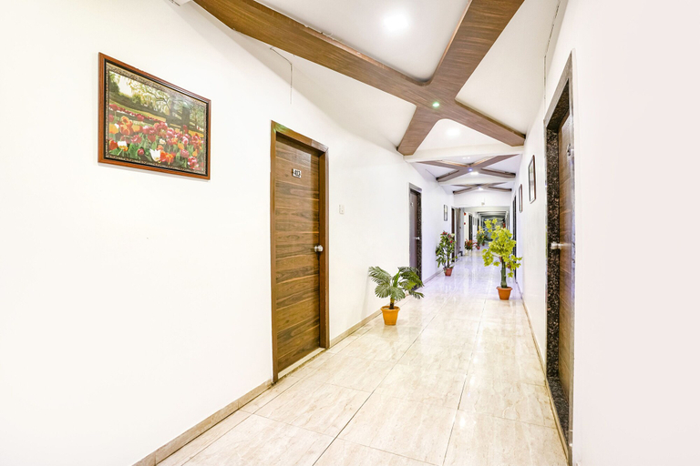Others 5, Ratna Palace, Ahmadabad