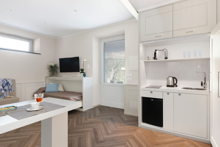 Others 4, De Vivo Realty - Cyrus Apartments, Napoli