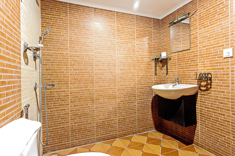 Bathroom 4, Gaju Suite Hotel, Bagmati