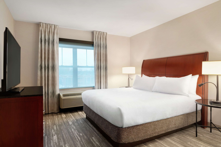Bedroom 3, Hilton Garden Inn Troy, Rensselaer