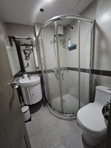 Bathroom 2, Sobere Unit, Parañaque