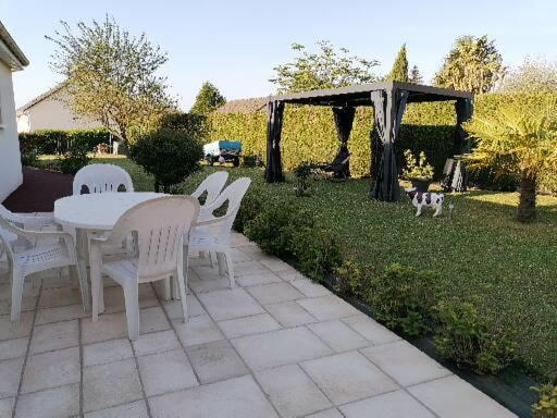 Others 5, Chez Nicole, Sarthe