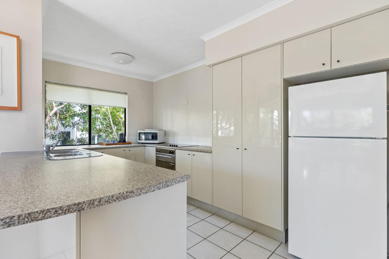Kitchen, 4 Domani Large Townhouse with Ocean Views, Noosa - Sunshine-Peregian