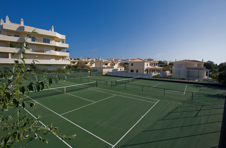 Sport court, Beautiful 2-bed Apartment in Albufeira, Albufeira