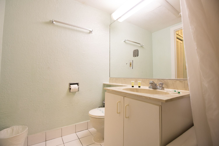 Bathroom 3, 655 Apartment Hollywood Beach, Broward
