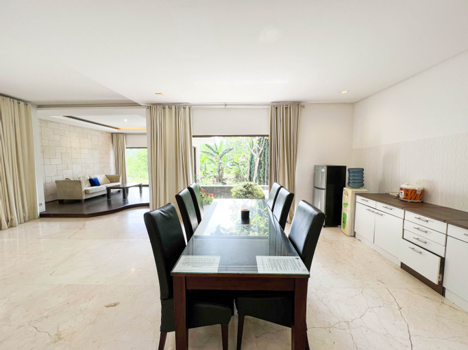 Dining Room 26