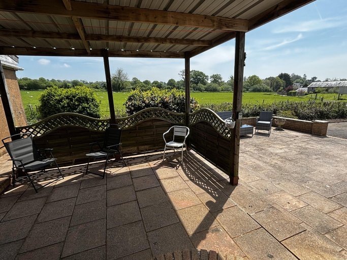 Others 4, 2 Bed Chalet on Working Farm, Devon