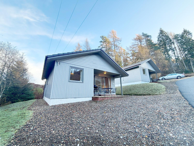 Exterior & Views 1, Fisher Lodge sleeps up to 2, Stirling