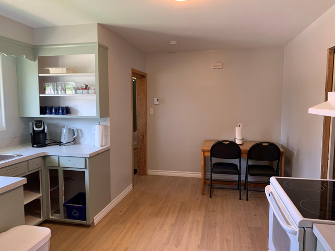 Others 5, Lynn's Place, Westmorland