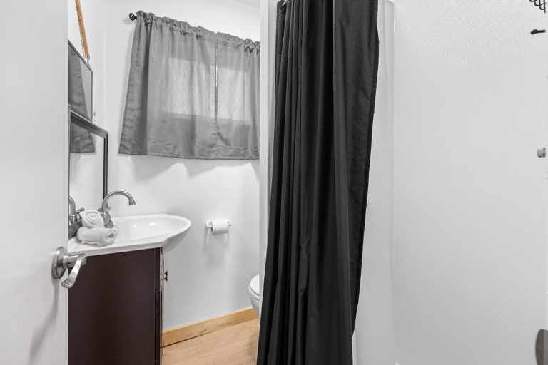 Bathroom 5, Lift Landing, Clear Creek