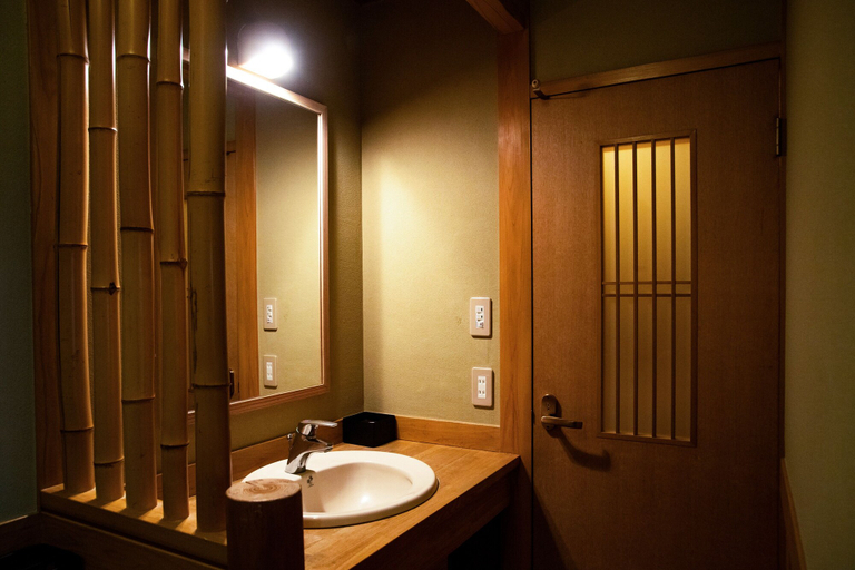 Bathroom 4, Ryokan Kiraku, Beppu