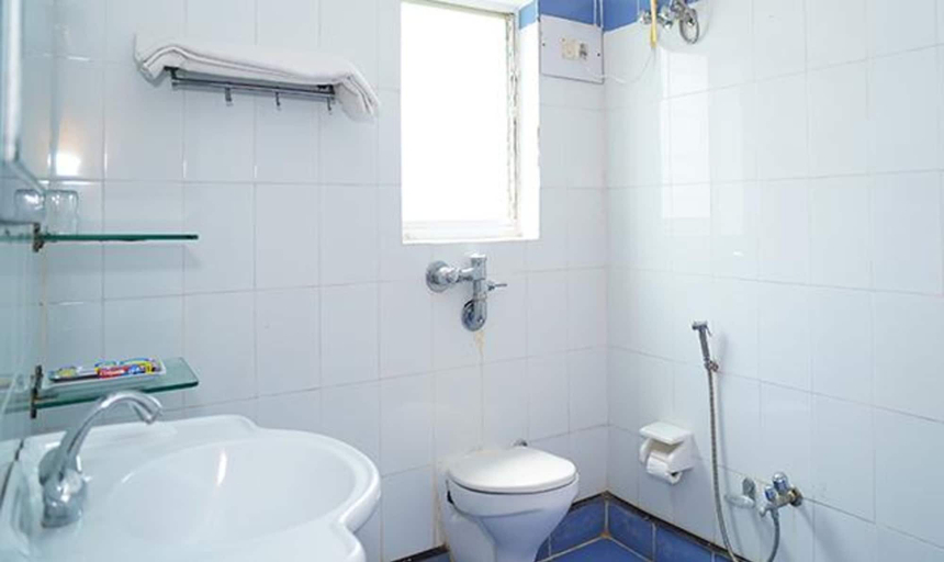 Bathroom 3, FabHotel Prime Indeedcare, South 24 Parganas