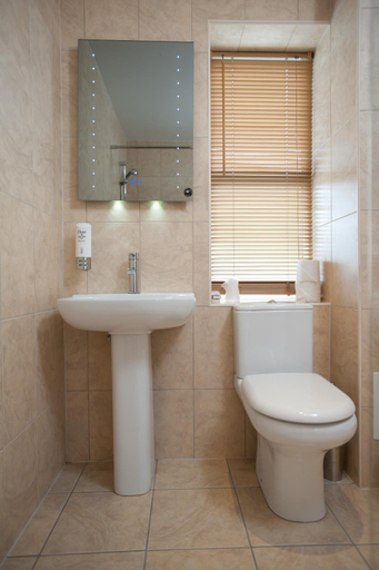 Bathroom 3, The Racehorses Hotel, North Yorkshire