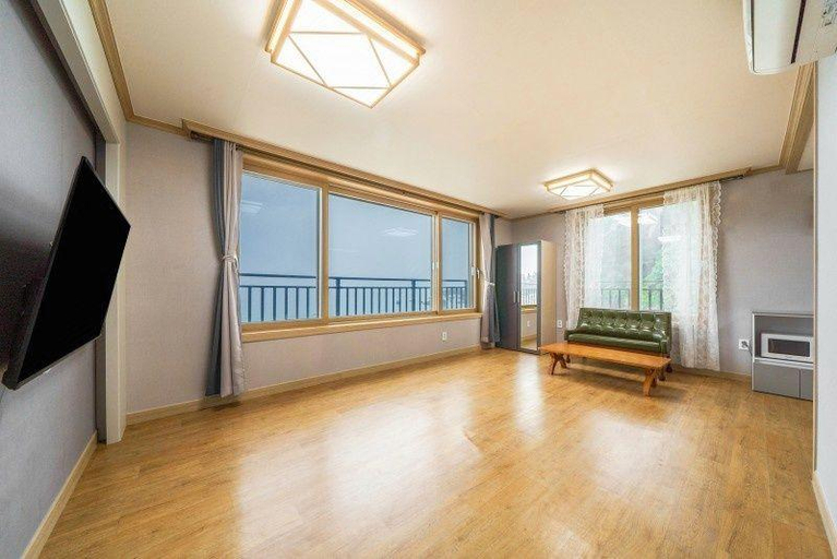 Others 2, Samcheok Oceanfront Pension, Samcheok