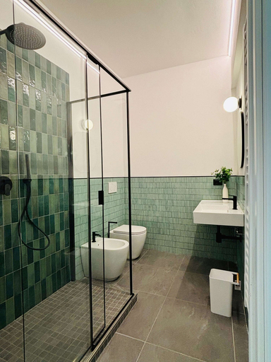 Bathroom 3, Villa Reise, La Spezia