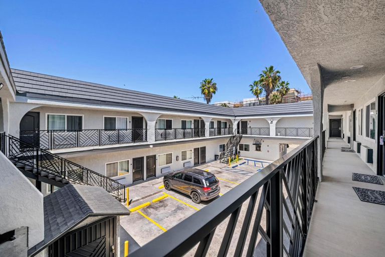 Others 5, Hyland Inn Long Beach, Los Angeles