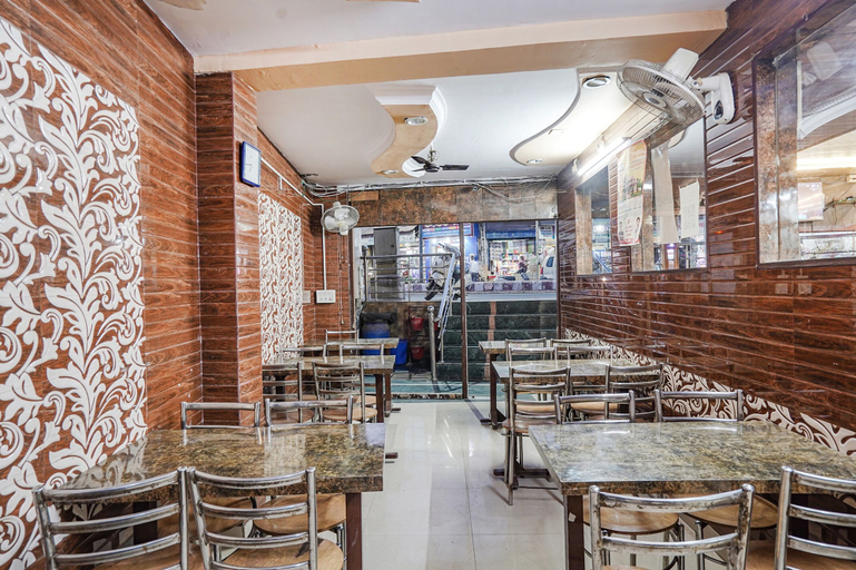 Food & Drinks 3, Fabhotel Sarwan, Agra