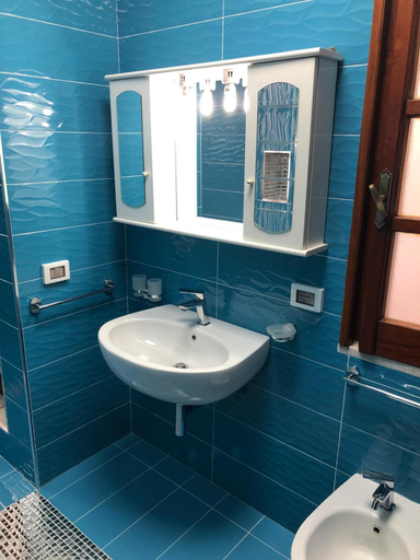 Bathroom 2, B&B Villa Anna Wunderbar, Napoli