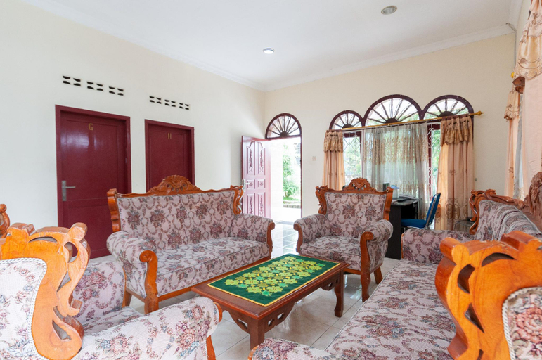 Public Area 3, RedDoorz @ Samuel Homestay Pematangsiantar, Pematangsiantar