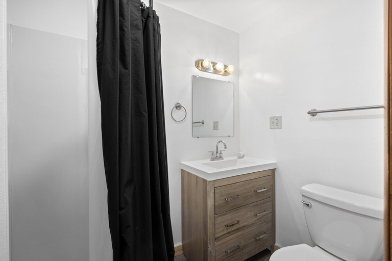 Bathroom 4, Lift Landing, Clear Creek