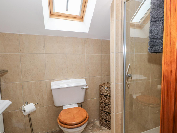 Bathroom 3, Rose Hips Barn, Lancashire