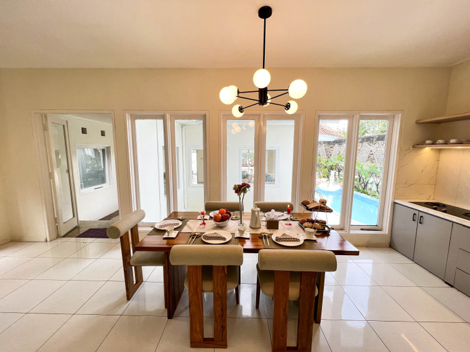 Dining Room 23