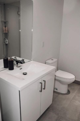 Bathroom 3, Sky Palace, Division No. 6
