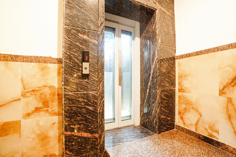 Bathroom 2, Fabhotel Airport President, Delhi