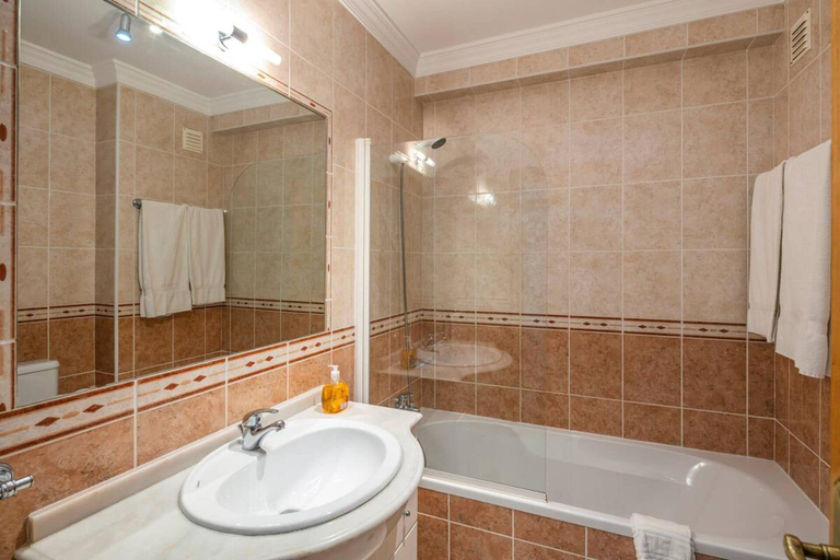 Bathroom 3, Lovely 2-Bed Apartment in Sao Rafael, Albufeira