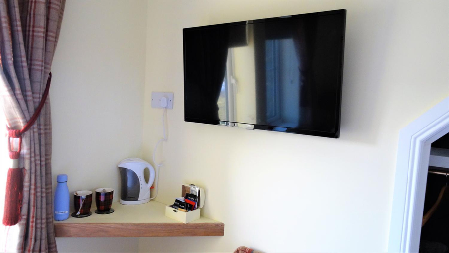 Others 5, Bracadale House, Highland