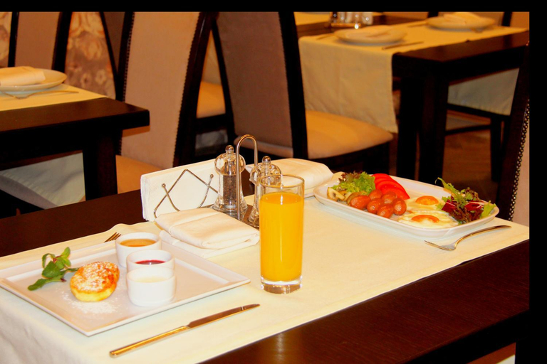 Food & Drinks 5, West Park Hotel, Kyievo-Sviatoshyns'kyi