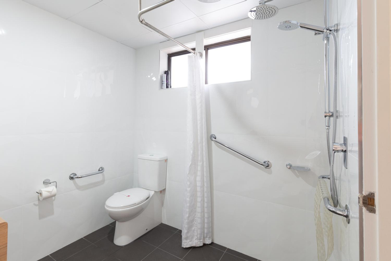 Bathroom 14