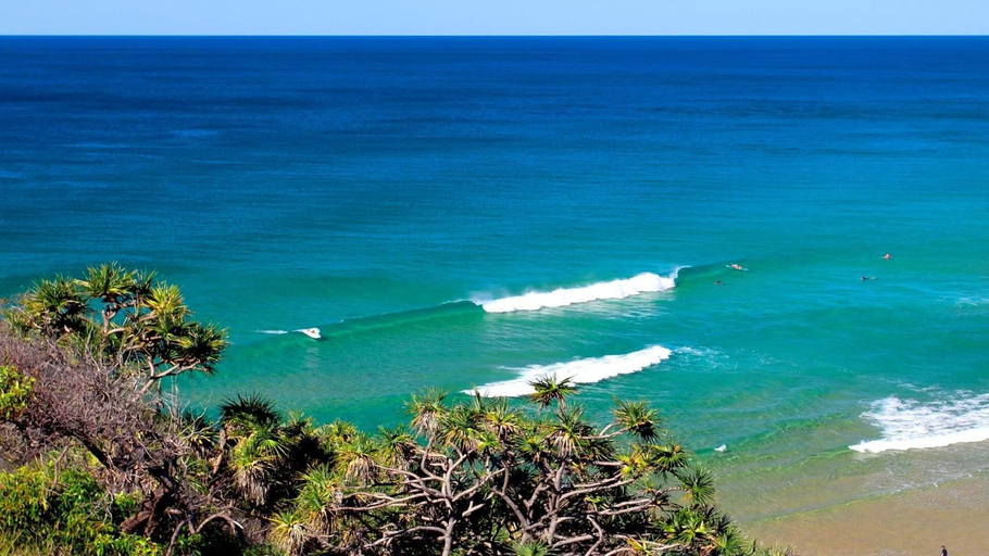 Beach 1, 4 Domani Large Townhouse with Ocean Views, Noosa - Sunshine-Peregian