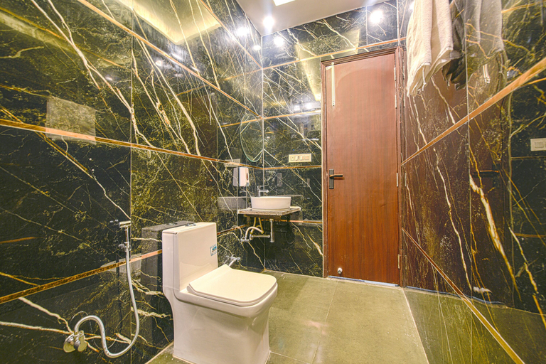 Bathroom 4, Fabhotel Relax Inn Palace, Hardwar
