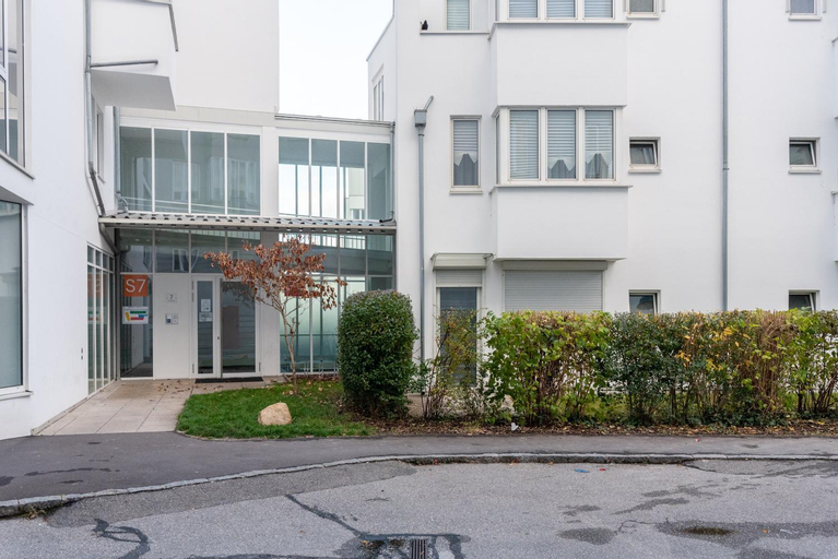Exterior 9