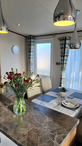 Others 4, Stunning Seaside Lodge Nr New Forest 2 bed, Dorset