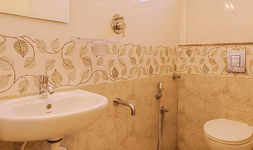 Bathroom 2, Fabhotel Marella Suites, Bangalore